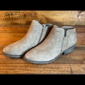 Maurice’s Ankle Boot